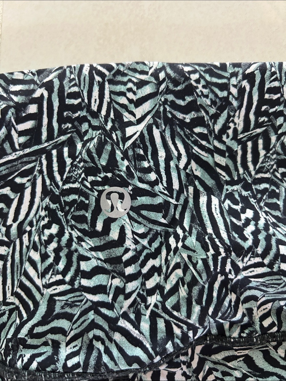 lululemon athletica Black and Gray Ombre Patterned Leggings - Picture 3 of 3